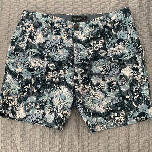 Cool camo Club Monaco shorts size 32